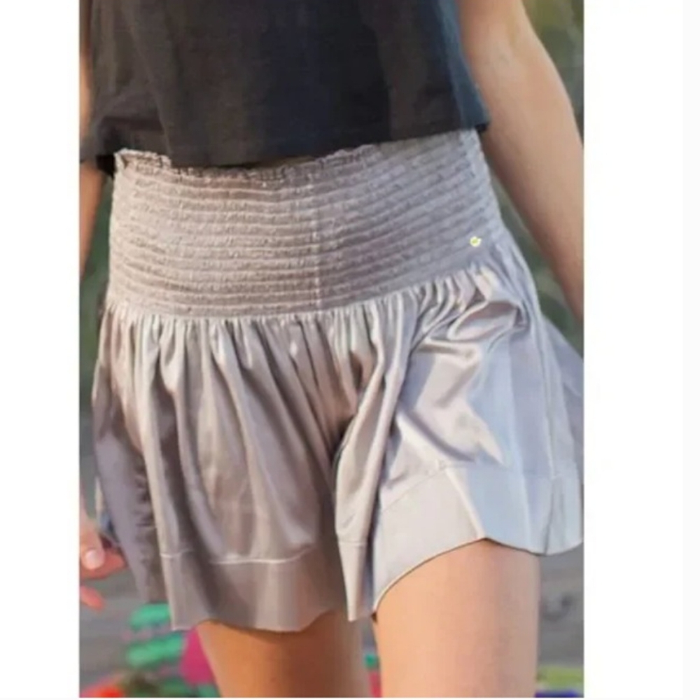NWOT Natural Life Pleated Satin Flowy Shorts With Daisy Charm Beige Gray Size S